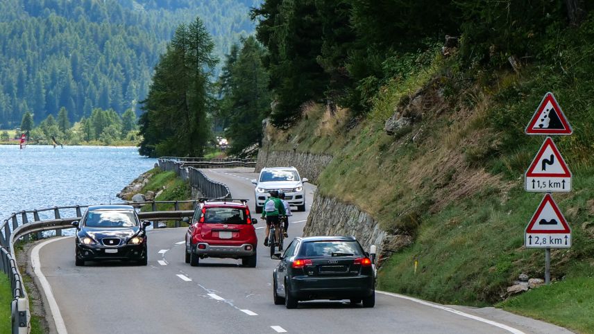 Gehören diese Bilder bald der Vergangenheit an? Eine sichere Veloverbindung soll Abhilfe schaffen. Foto: Jon Duschletta