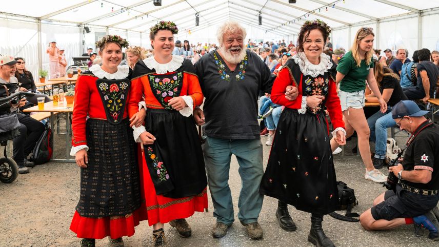 Elmar Bigger und sein Alpteam. Foto: Steve Hagedorn