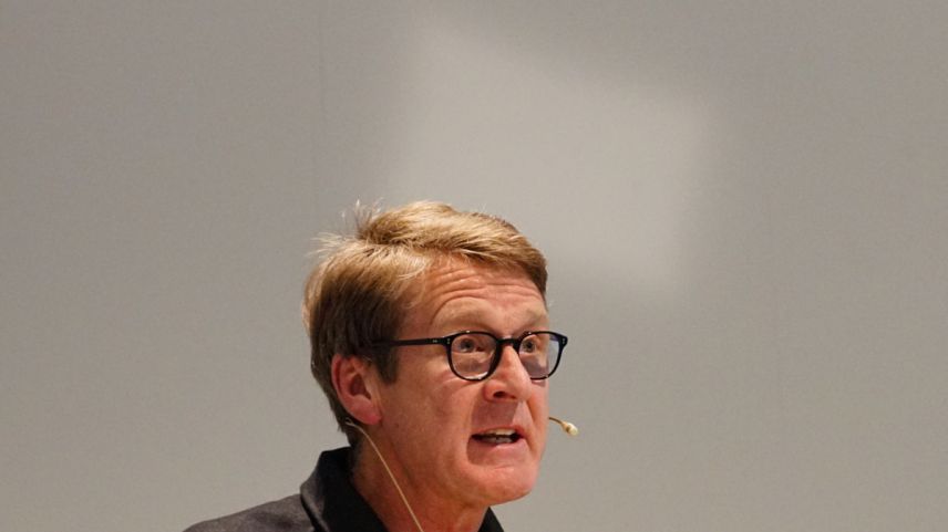 SNP-Direktor und Buchautor Heinrich Haller während der Buchpräsentation. Foto: Jon Duschletta