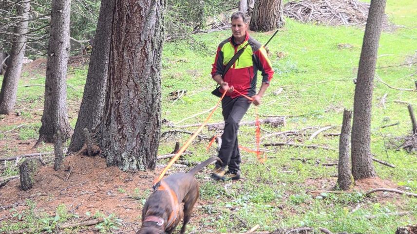 Emil Kuen und sein Hund Tjark sind ein tolles Nachsuchegespann. Foto: z.V.g.