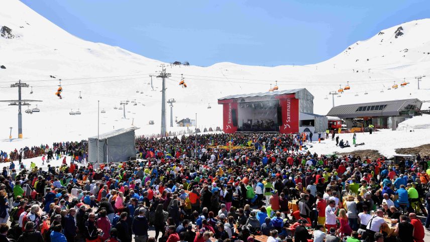 Das Internationale Frühlings-Schneefest in der Silvretta Ski-Arena Samnaun/Ischgl sorgt seit über 35 Jahren für ausgelassene Stimmung im Schnee. Foto: Mario Curti