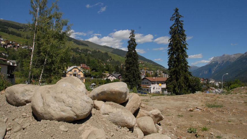 Das Areal der ehemaligen Engadinerhofs als Deponie im Jahre 2011 (Foto: Archiv Engadiner Post/Posta Ladina). 