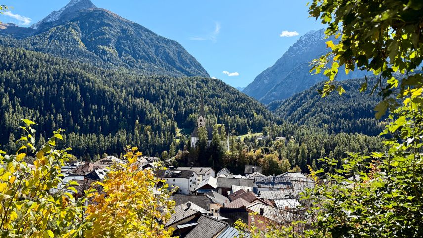 La quota d’abitaziuns vödas a Scuol s’ha diminuida, tenor ün’analisa da la Scoul’ota specialisada grischuna, dad 1,32 pertschient dal 2012 a 0,25 pertschient dal 2023 (fotografia: Fadrina Hofmann).