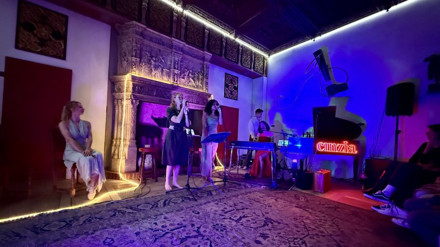 Ün'atmosfera tuot particulara ha sport il Chastè da Tarasp. fotografia: Fadrina Hofmann