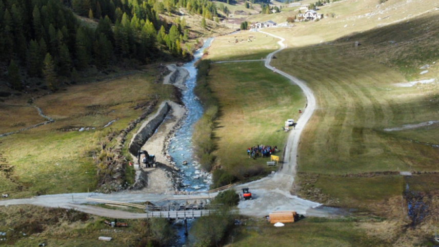 Revitalisierungsmassnahmen an der Fedacla im Fextal. Foto: Pro Fex