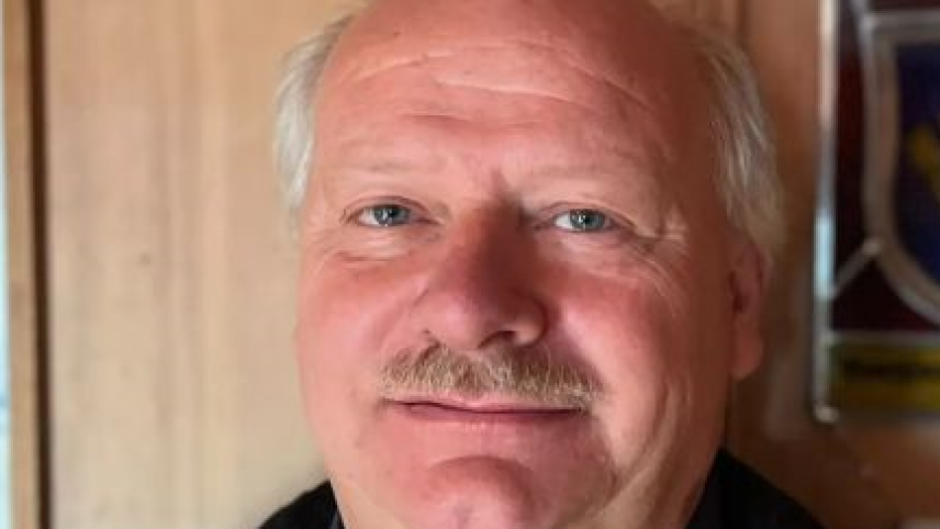 Er hat das Rennen um das höchste Amt gewonnen. Gian Andrea Bott wird die Gemeinde S-chanf in Zukunft führen. Foto: z.Vfg