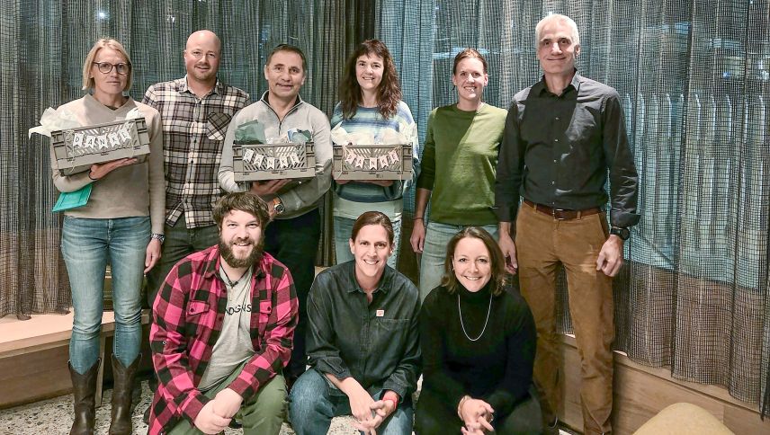 Von links: Annika Palombo, Philipp Käslin, Peter Alder, Jeannine Schwab, Monica Altherr, Xavier Monnat, Kai Hoffmann, Dina Hälg, Cristina Lehner. Es fehlen: Claudia Nold, Claudio Tinner und Elia Beti. Foto: z. Vfg