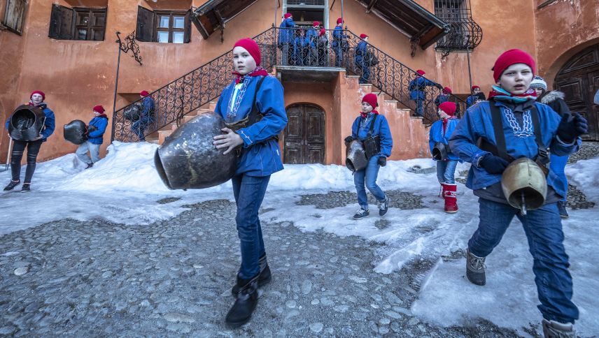 Bis 2022 war Chalandamarz in Zuoz den Buben vorbehalten. fotografia: Archiv/Daniel Zaugg