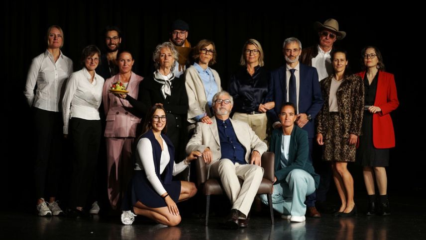 Die Protagonistinnen und Protagonisten des Dramatischen Vereins haben eine intensive Probenzeit hinter sich. 	Foto: Dramatischer Verein St. Moritz