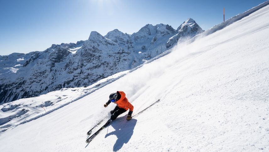 Ab diesem Wochene nde können auf dem Corvatsch wieder Kurven in den Schnee gezogen werden. Foto: Romano Salis