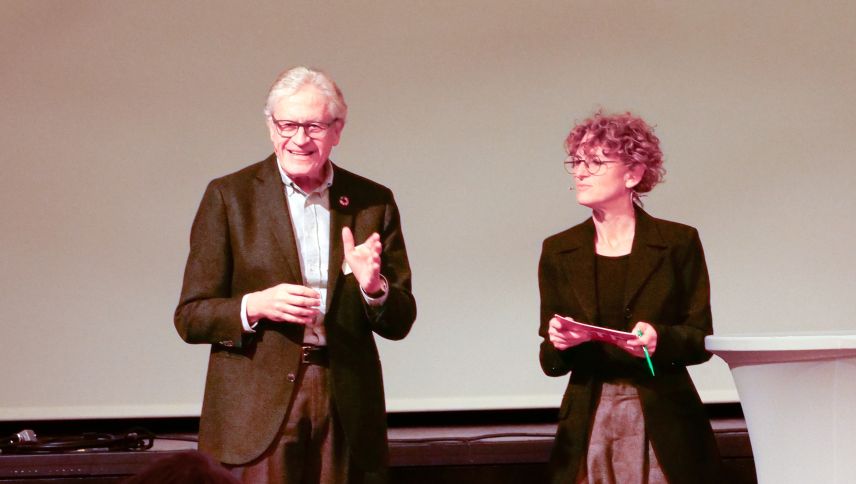 Thomas Stocker mit der Moderatorin Sara Hauschild. Foto: Jon Duschletta 