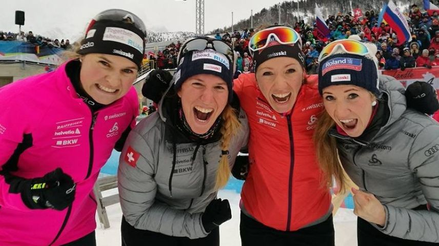 Die Schweizer Biathlon-Staffel mit Irene Cadurisch, Lena Häcki, Selina und Elisa Gasparin egalisieren ihr Bestergebnis (Foto: Swiss-Ski)
