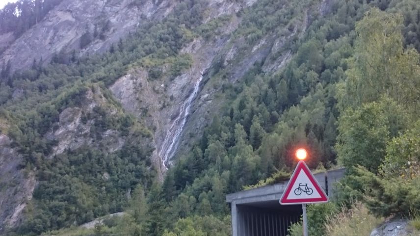 La via chantunala tanter Martina ed Ovella vain schlargiada. Finalmaing dess gnir realisada eir üna stribla per velocipedists. Eir tanter Ovella e Vinadi dess gnir realisada üna nouva via da velos suot la gallaria, però la finanziaziun da quist proget nun