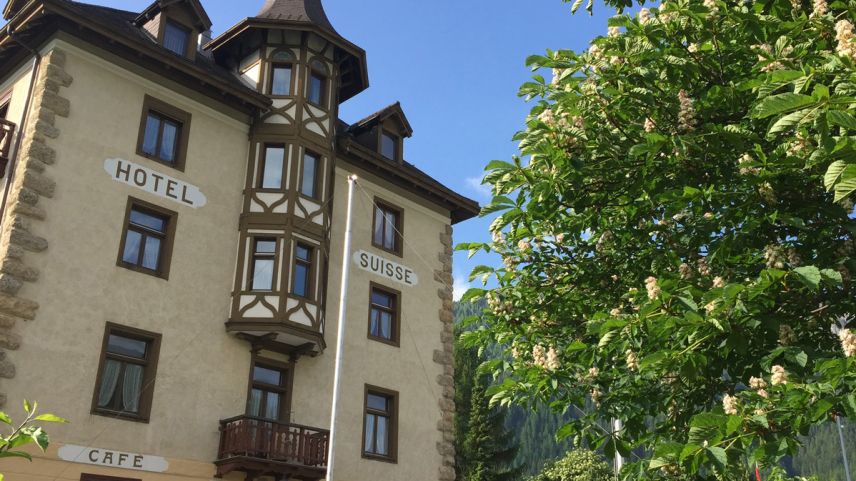 Hans-Ulrich Bühler e Sonja Huber vöglian tuornar cul Hotel Schweizerhof a Sta. Maria sülla via da success (fotografia: Hotel Schweizerhof SA).