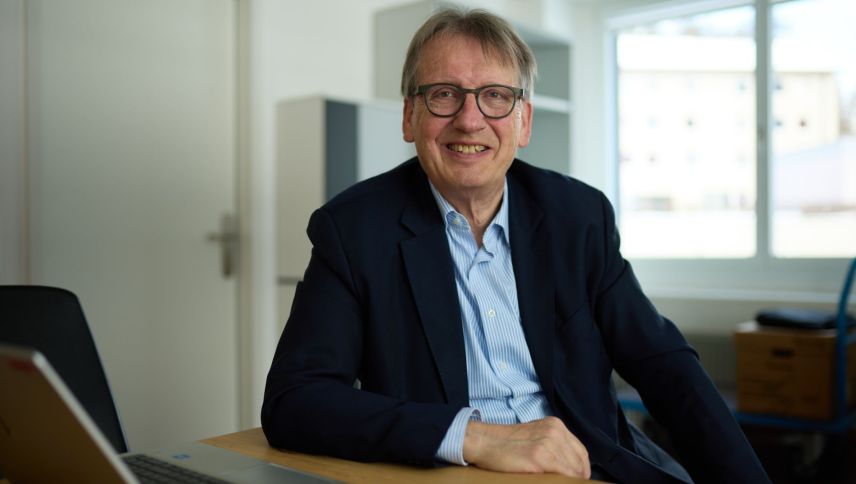 «Eau sper eir fermamaing cha s’es consciaint quaunt dascunter al precipizi cha s’ho auncha tschüf la curva», disch Rolf Gilgen, düraunt l’ultim ün an e mez mainagestiun ad interim tar la SGO (fotografia: Michael Steiner).