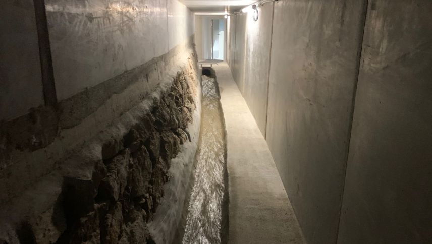 Der 120 Meter lange Kollektorgang der Quelle Val Champagna. Funtana Val Champagna. Foto: Bauamt Samedan