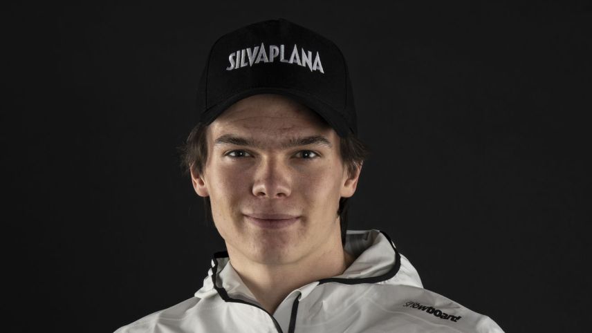 Jeremy Denda fährt Snowboard Freestyle. Foto: Swiss-Ski