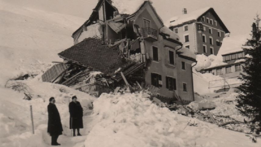 In Zuoz wurden mehrere Häuser zerstört. Foto: Kulturarchiv Oberengadin