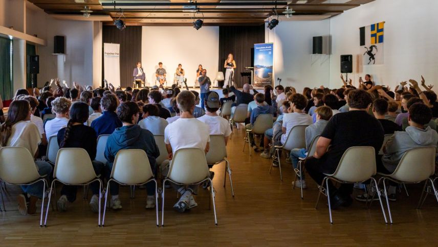 150 Schülerinnen und Schüler waren bei der Jugend-Baderleda dabei. Foto: Jean-Marie Delnon