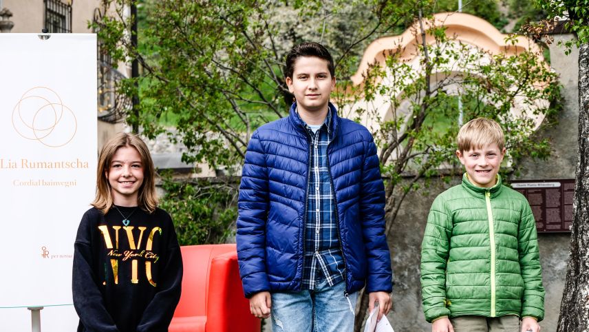 Ils vendschaders da Pledpierla 2021 – categoria 3./4. classa: Laila Thoma, Bruno Fernandes, Risch Cadonau (fotografia: Jon Duschletta)