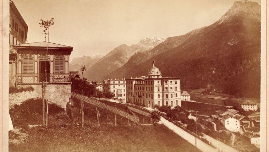 Die Hotels Piz Champatsch, Poste und Belvedere. Foto J.J. Rauch