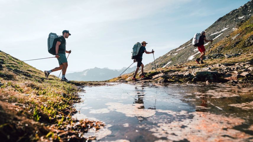 Das Hinauflaufen – manchmal auch in Begleitung der Konkurrenten – ist trotz der schöner Kulisse zum Teil sehr anstrengend.  Foto: Sidario Balzarini
