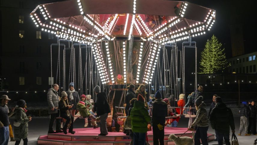 Wer das Karussel betritt, wird selbst zum Kunstwerk. Foto: Giancarlo Cattaneo