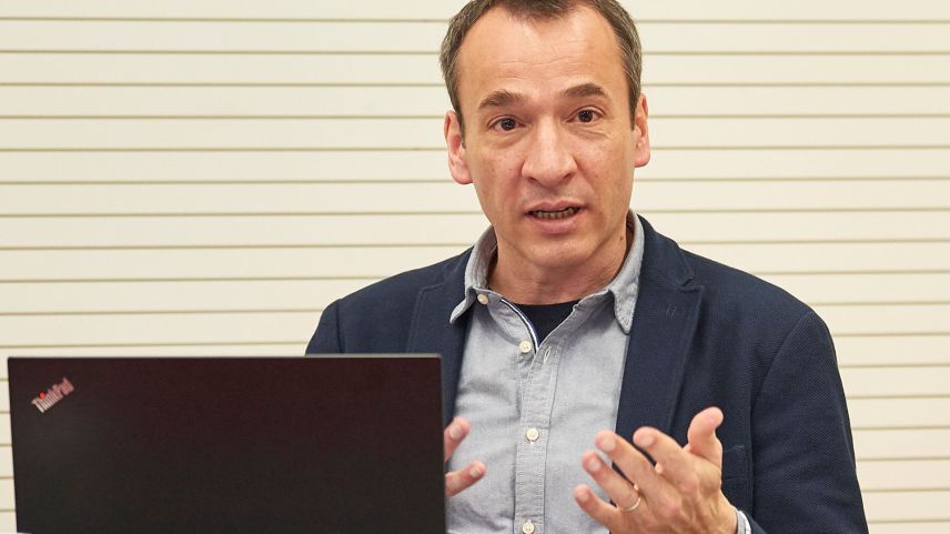 Die Pandemie gestaltet das Tagesprogramm von Martin Bühler seit mehr als einem Jahr (Foto: Nina Mattli).