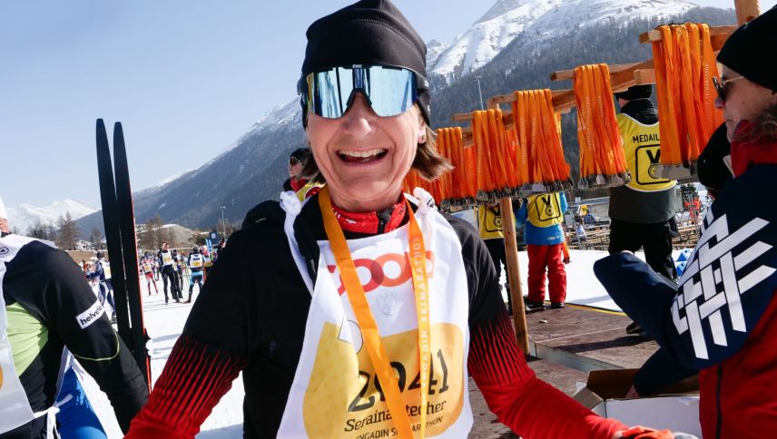 Seraina Stecher, viva a Clostra ed es uriundamaing da Tarasp: "Eu sun fich cuntainta cun mai e meis temp da s-chars sur duos uras. Las cundiziuns d'eiran genialas." fotografia: Jon Duschletta
