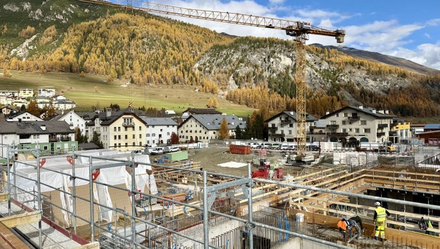 Die Dimension der Baustelle ist beeindruckend. Foto: Fadrina Hofmann