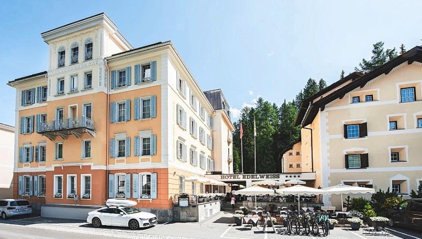 150 Jahre später: Das Haus hat sich mehrfach verändert und weiterentwickelt. Foto: z. Vfg Hotel Edelweiss / Jenny Murin