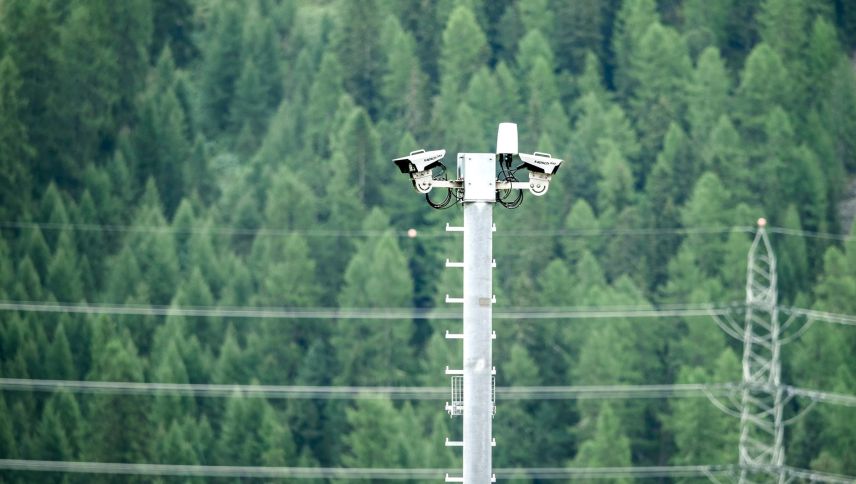 Eine der neuen LSVA III-Messstationen des Bundesamts für Zoll und Grenzsicherheit BAZG. Foto: Jon Duschletta