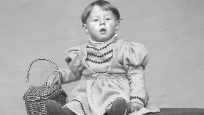 La fotografia da Johann Feuerstein muossa a Simon Carl Perl (1896–1898) chi’d es gnü identifichà a l’exposiziun a Müstair (fotografia: Johann Feuerstein).