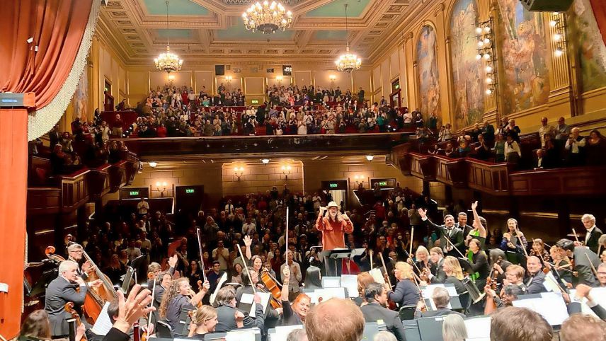 Concert i'l Herbst Theatre cul Golden Gate Symphony Orchestra a San Francisco (fotografia: mad).