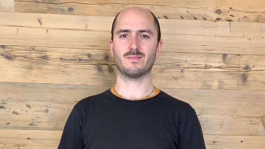 Andri Margadant da Puntraschigna viva daspö 22 ans cun ün «disturbi schizoaffectiv». Seis pü grand giavüsch es da viver üna vita equilibreda (fotografia: mad).