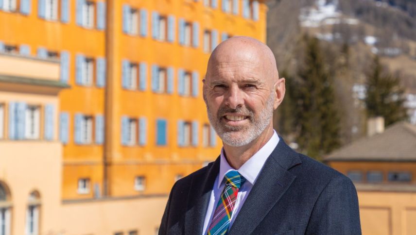 Steven Church ist seit Anfang August neuer Rektor des Lyceums Alpinum Zuoz. Foto: Lyceum Alpinum Zuoz