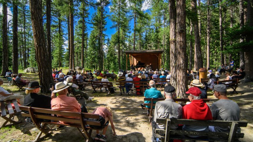 Volle Ränge und lockere Stimmung am Taiswald-Konzert. Foto: fotoswiss.com/Giancarlo Cattaneo