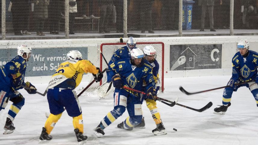 Am 26. September startet auch für den EHC St. Moritz die neue Eishockeysaison. Bereits am 3. Oktober steht auf der Ludains das Derby gegen den 
CdH Engiadina auf dem Programm. Archivfoto: Reto Stifel