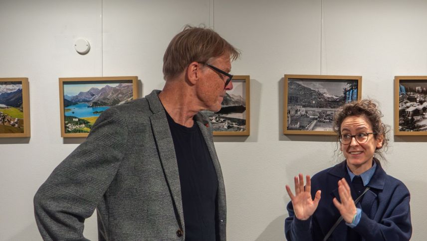 Joachim Jung, Co-Leiter und Ausstellungsmacher, im Gespräch mit der neuen Leiterin des ikg, der Sprachwissenschaftlerin und Technikhistorikerin Rachele Delucchi. Foto: Jon Duschletta