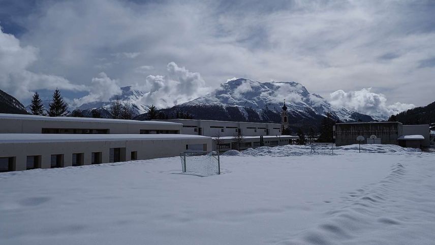 Die Schulanlage Puoz in Samedan. Foto: Reto Stifel