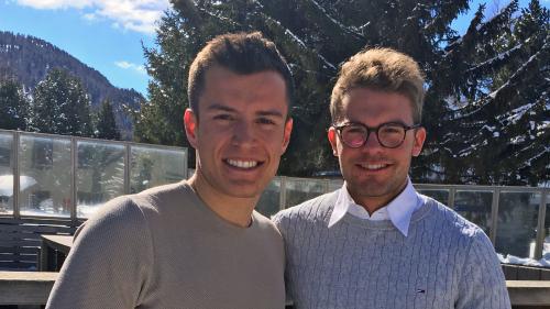  Das NoTomorrow-Duo: Loris Moser und Quirin Hasler sind beste Freunde und Geschäftspartner.		Foto: Laura Schiess