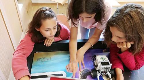 Quista stà han lö ils i-camps la prüma vouta eir in Engiadina (fotografia: mad).