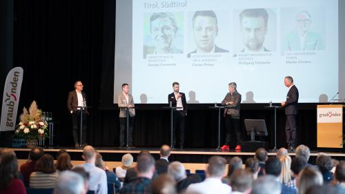 Touristiker und Experten tauschten sich am Donnerstag aus zu Fragen wie: Von wo kommt man her und wie geht es weiter?	Foto: Graubünden Tourismus