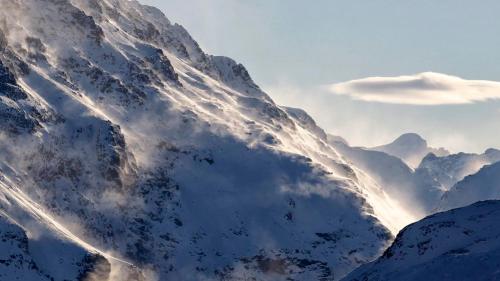 ll vent süls ots chargia las costas cun naiv frais-cha (fotografia: mad). 