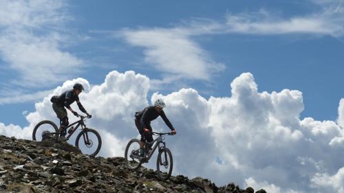 Das Engadin ist ein Paradies für Mountainbikerinnen und Mountainbiker. Foto: z.V.g.