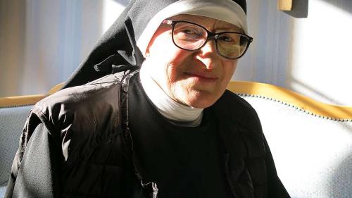 Aloisisa Steiner aus Taufers ist seit vier Jahren Priorin im Kloster St. Joahnn in Müstair. Foto: Bettina Gugger