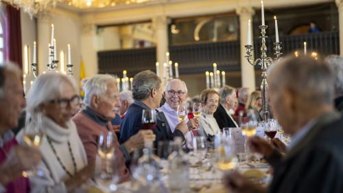 Ein Hoch auf den St. Moritzer Seniorentag 2023. Foto: Gemeinde St. Moritz/Mayk Wendt