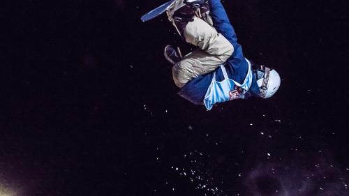 Luca Koppenberg hat den Spezialpreis am Night Jam Contest in Tarasp für den besten Trick gewonnen (Foto: Mayk Wendt).