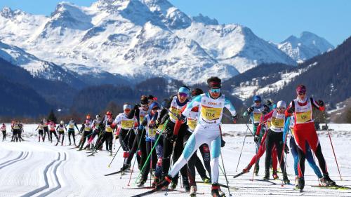 Rund 1000 Läuferinnen starten letztes Jahr für den für Frauen reservierten Lauf als Auftakt zum Skimarathon. Foto: swiss-image.ch/Photo Andy Mettler