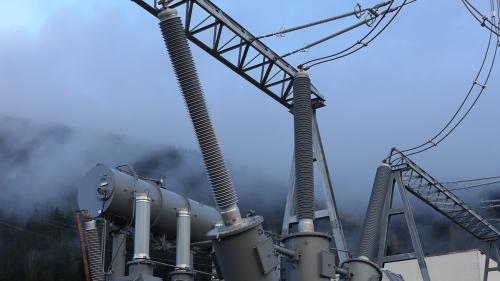 Il seguond transfuormatur es montà ed in funcziun (fotografia: mad).